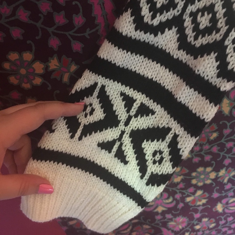 Sweater - Picture 4 of 4